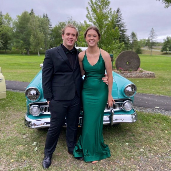 Elegant Green Satin Gown - Picture 2 of 2